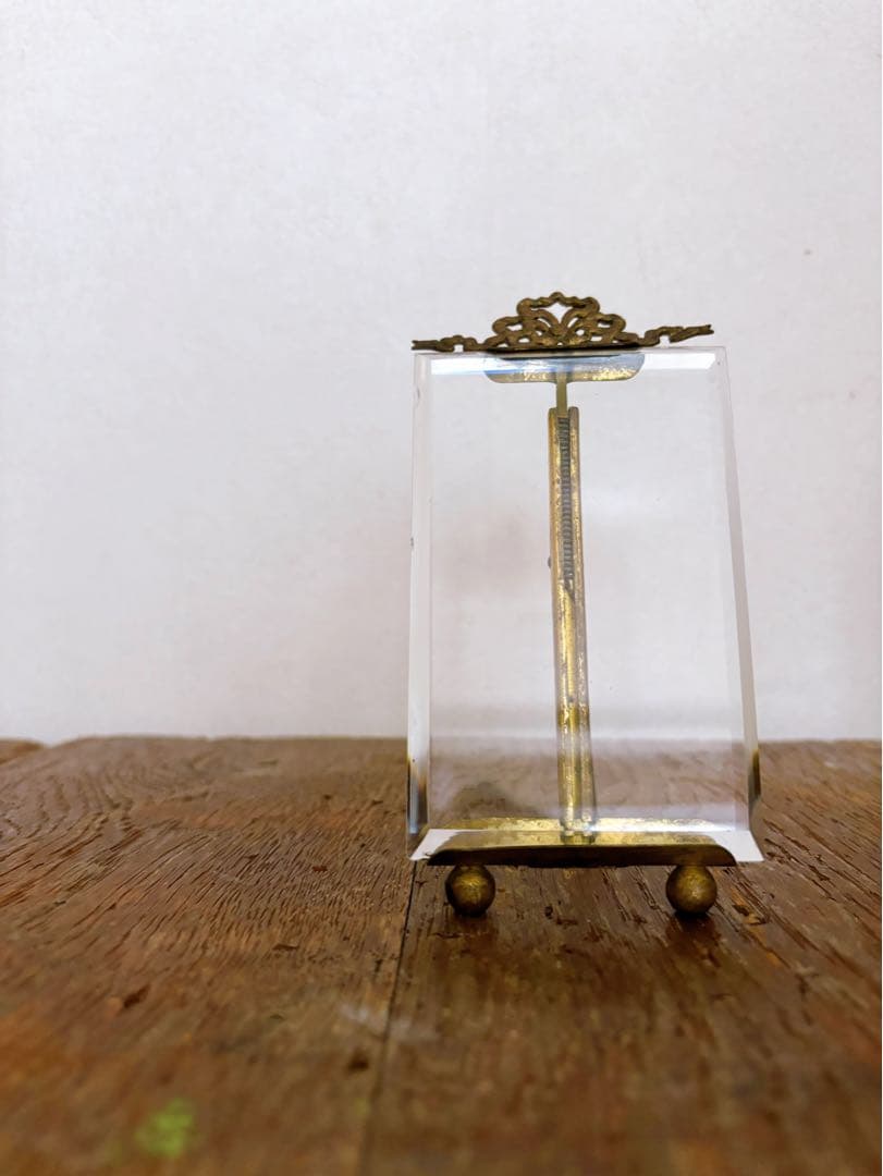 フランスアンティーク　真鍮製リボン装飾　フォトスタンド①