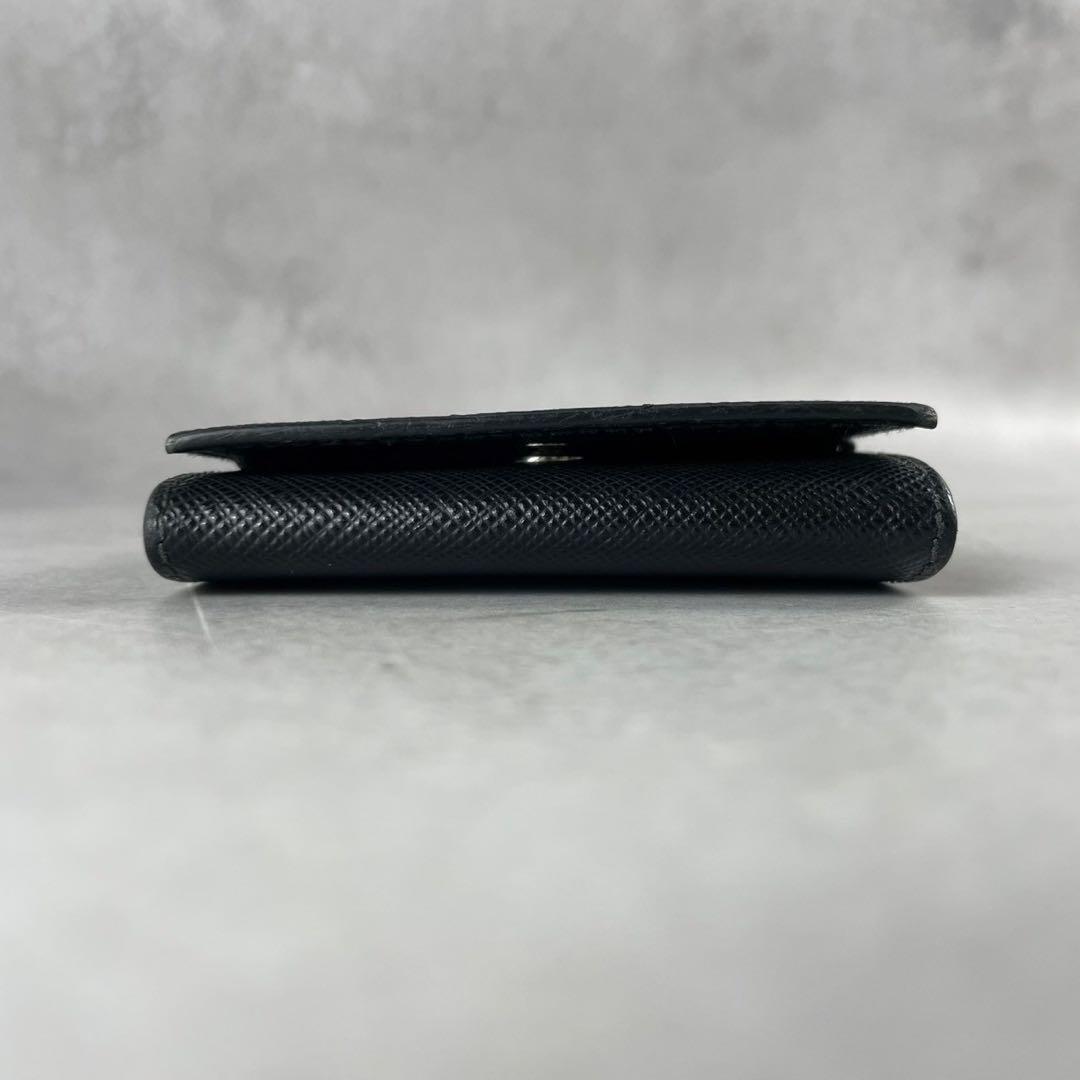 【未使用級】プラダ ケース ロゴ 金具 サフィアーノレザー ブラック 黒