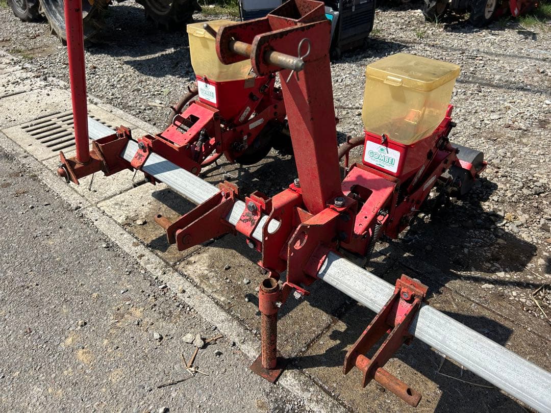 宮崎　向井工業 ごんべえ　トラクター　種まき機　ベルト繰上式　3条 TS-570