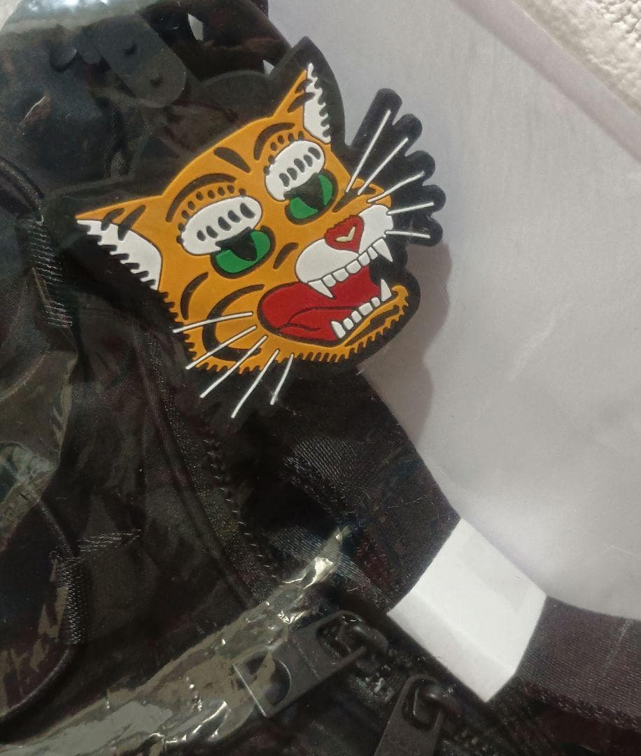 オニツカタイガー スモールメッセンジャーバッグ　新品　未開封　ブラック