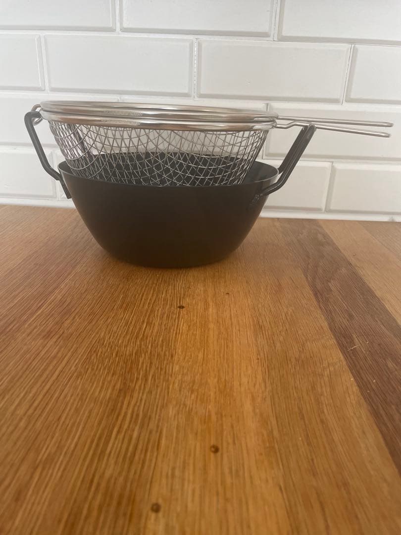 la base 鉄・２2ｃｍ揚げ鍋セット 油はね防止ネット　揚げかご付