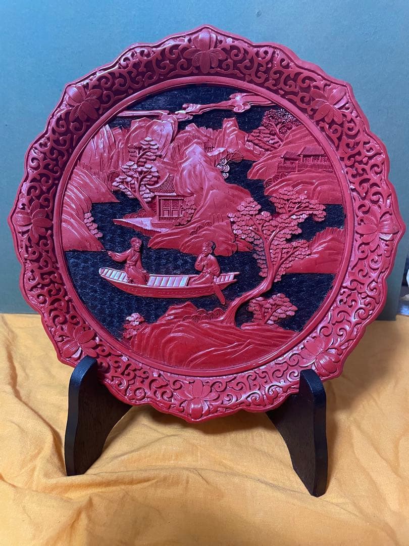 中国　剔紅　堆朱　輪花皿　飾皿