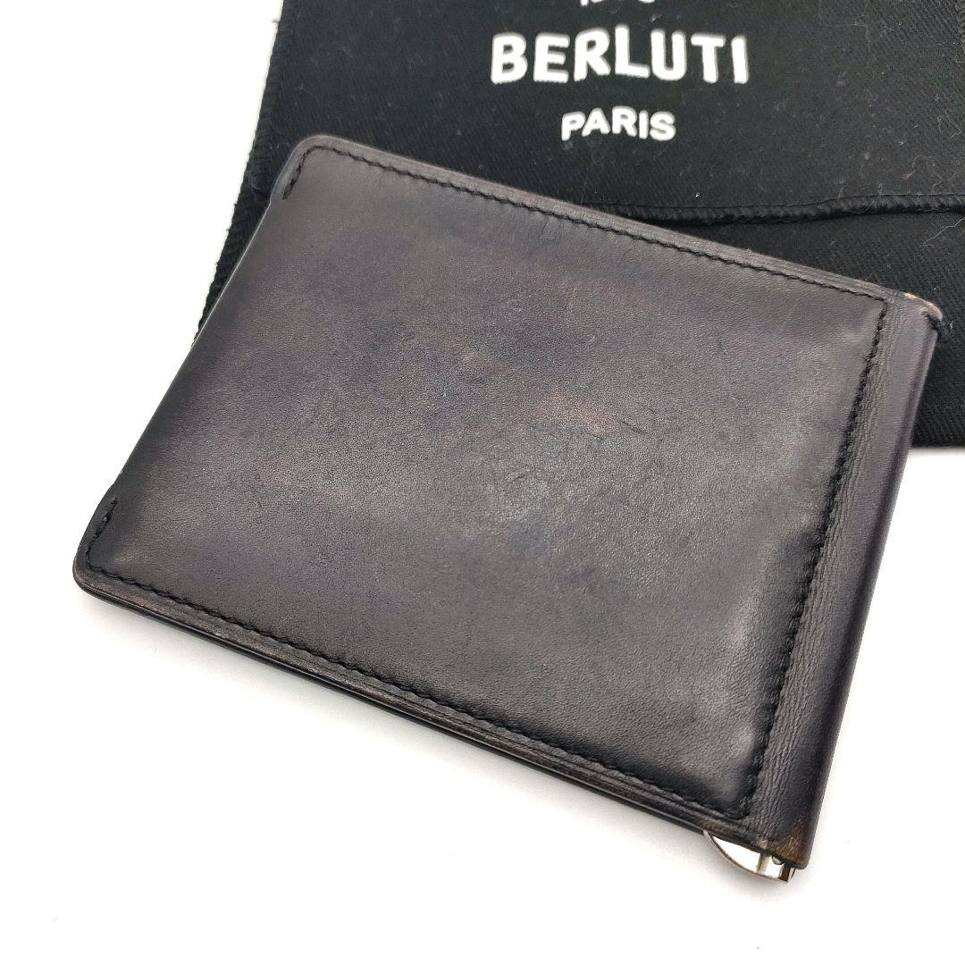 Berluti ベルルッティ カリグラフィ マネークリップ レザー メンズ