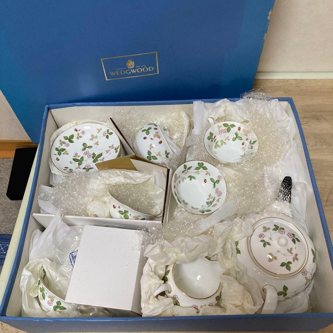 ヌ*オ様 〈ヴィンテージ〉ウェッジウッド　ワイルドストロベリー　カップ＆ソーサー