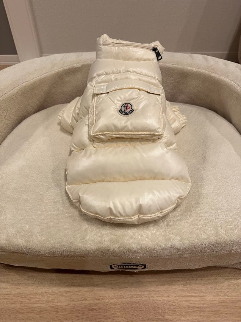 モンクレール　MONCLER 犬用ダウンジャケット アイボリー 小型犬