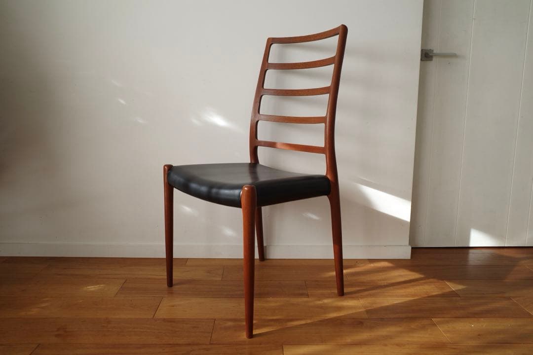 美品【ヴィンテージ モラー82】チーク 座面新品 / yチェア