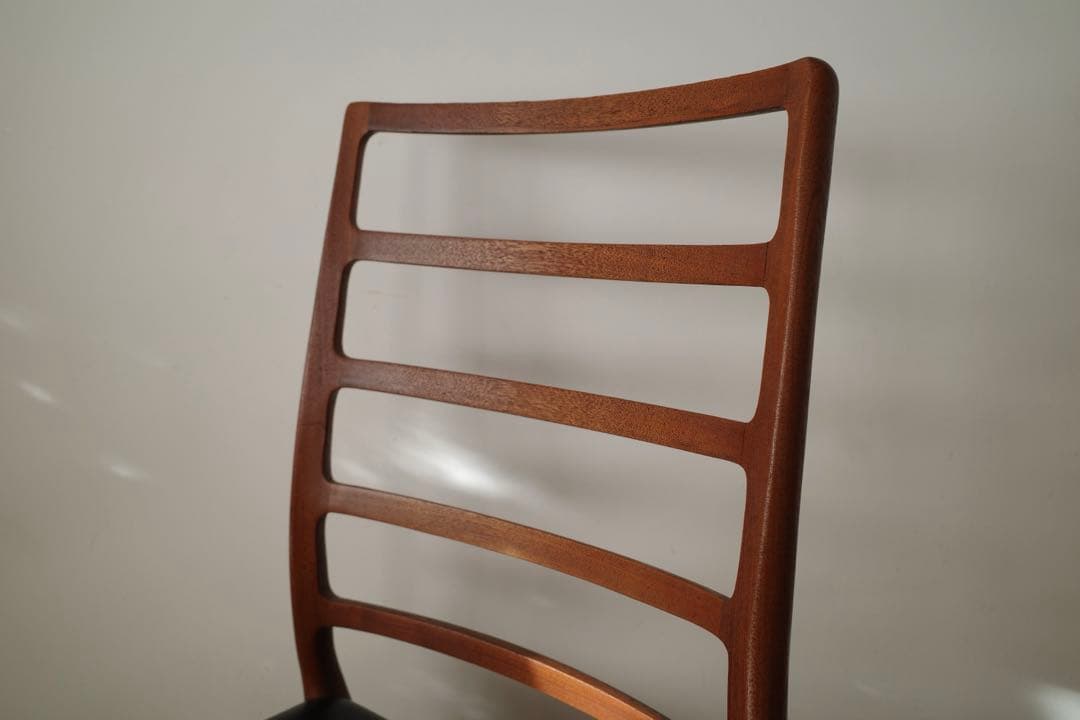 美品【ヴィンテージ モラー82】チーク 座面新品 / yチェア