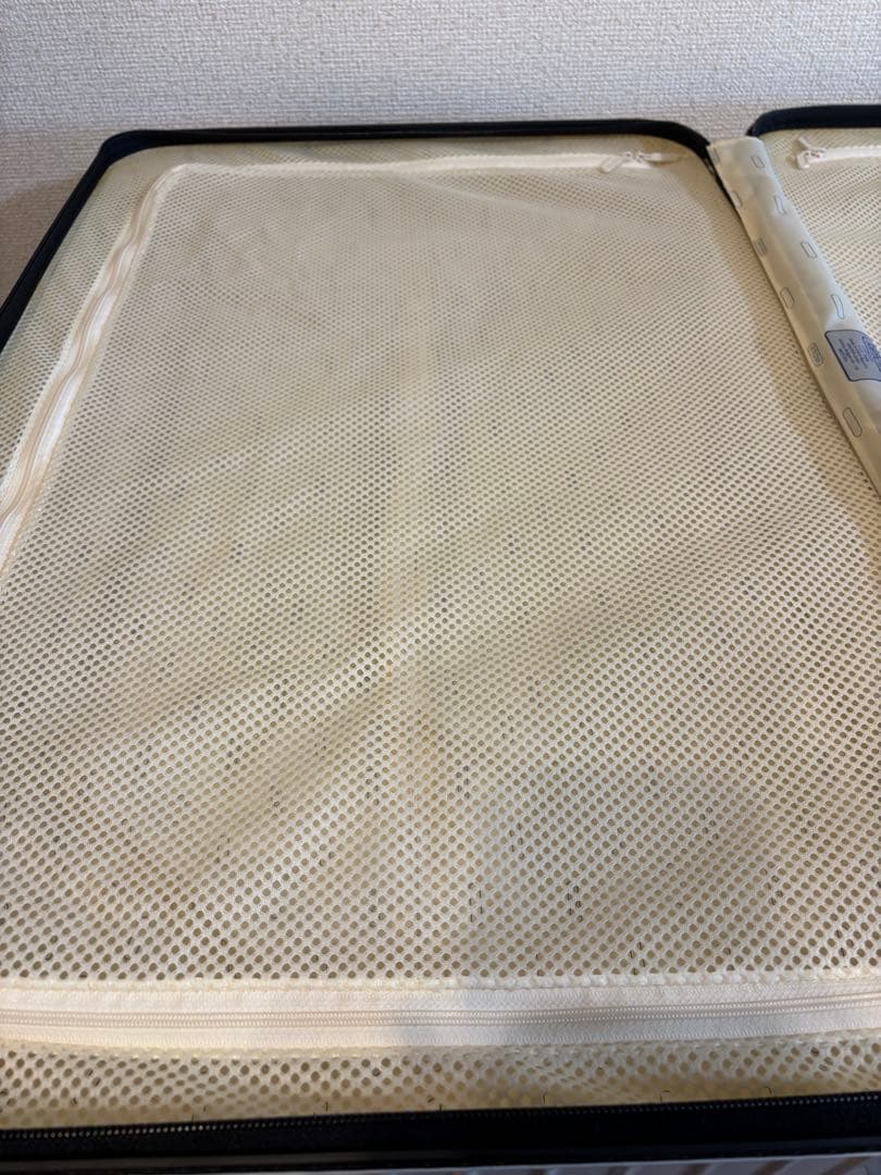 美品　RIMOWA リモワ 84ℓ キャララホワイト キャリーケース　超軽量