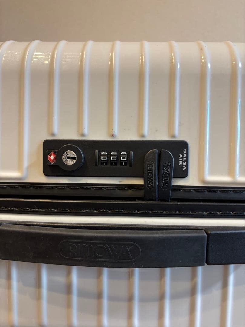美品　RIMOWA リモワ 84ℓ キャララホワイト キャリーケース　超軽量