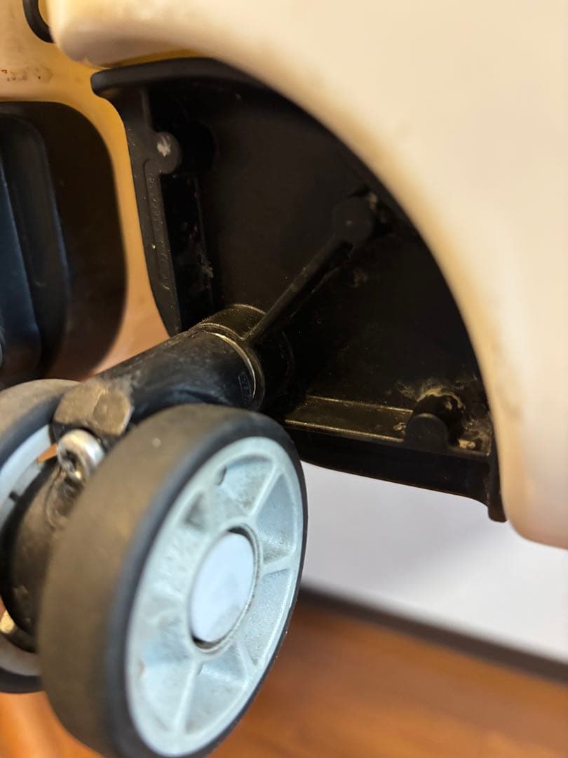 美品　RIMOWA リモワ 84ℓ キャララホワイト キャリーケース　超軽量