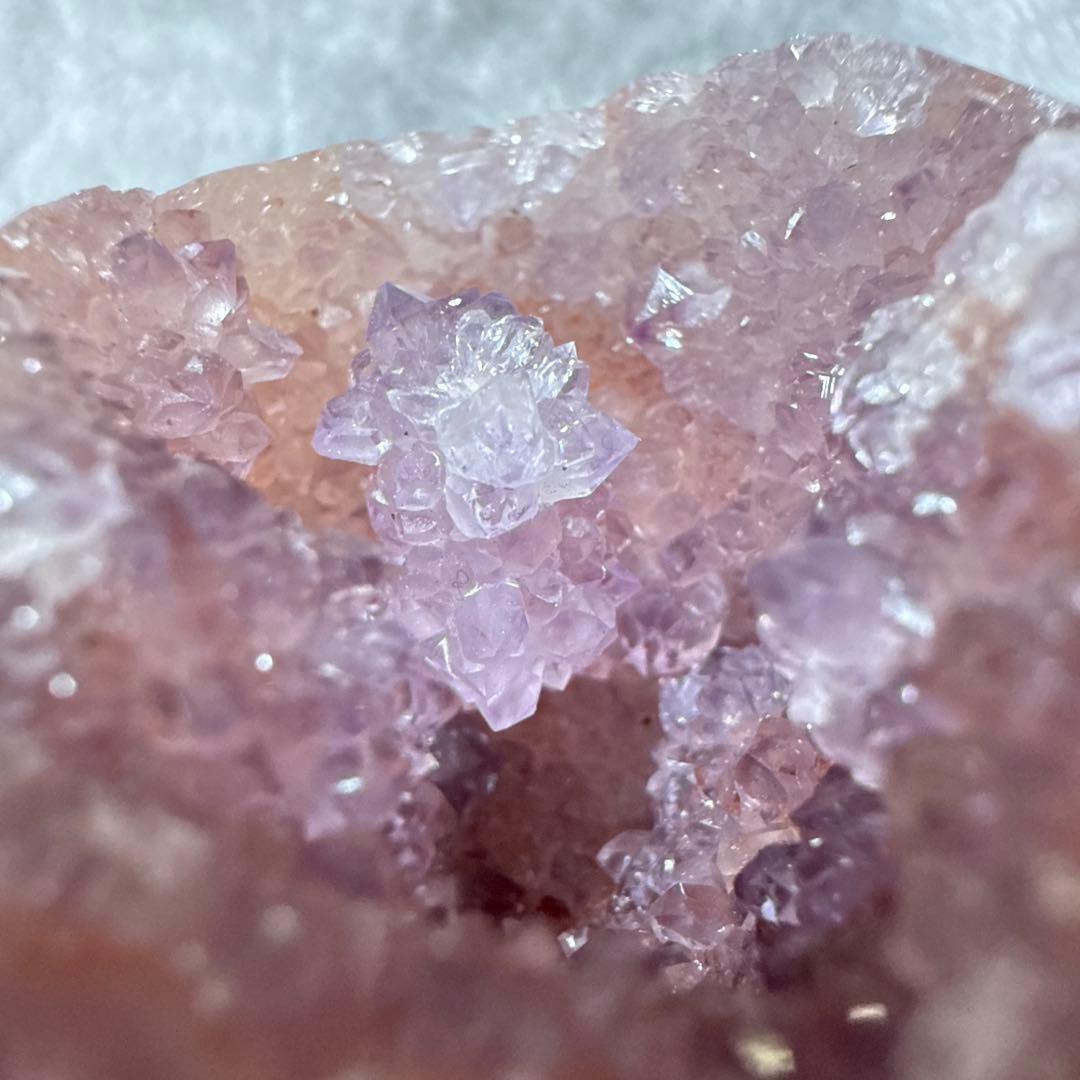 ピンクアメジスト 瑪瑙共生 ジオード スフィア 花付き 母岩あり