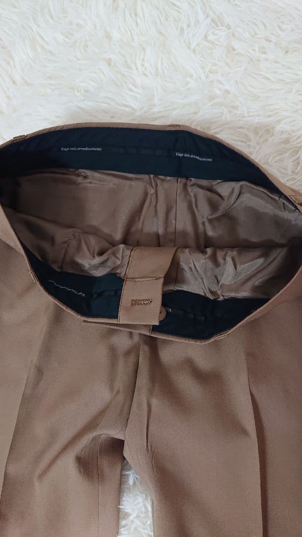 【新品】23区 イタリヤ製 ビジネスパンツスーツ 背ぬき 定価7万