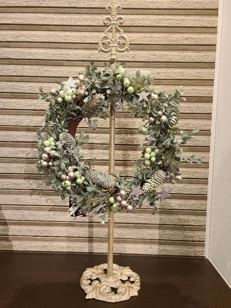 ✩クリスマスリース＆アイアン製リーススタンドのセット☆&スノーマンのオブジェ