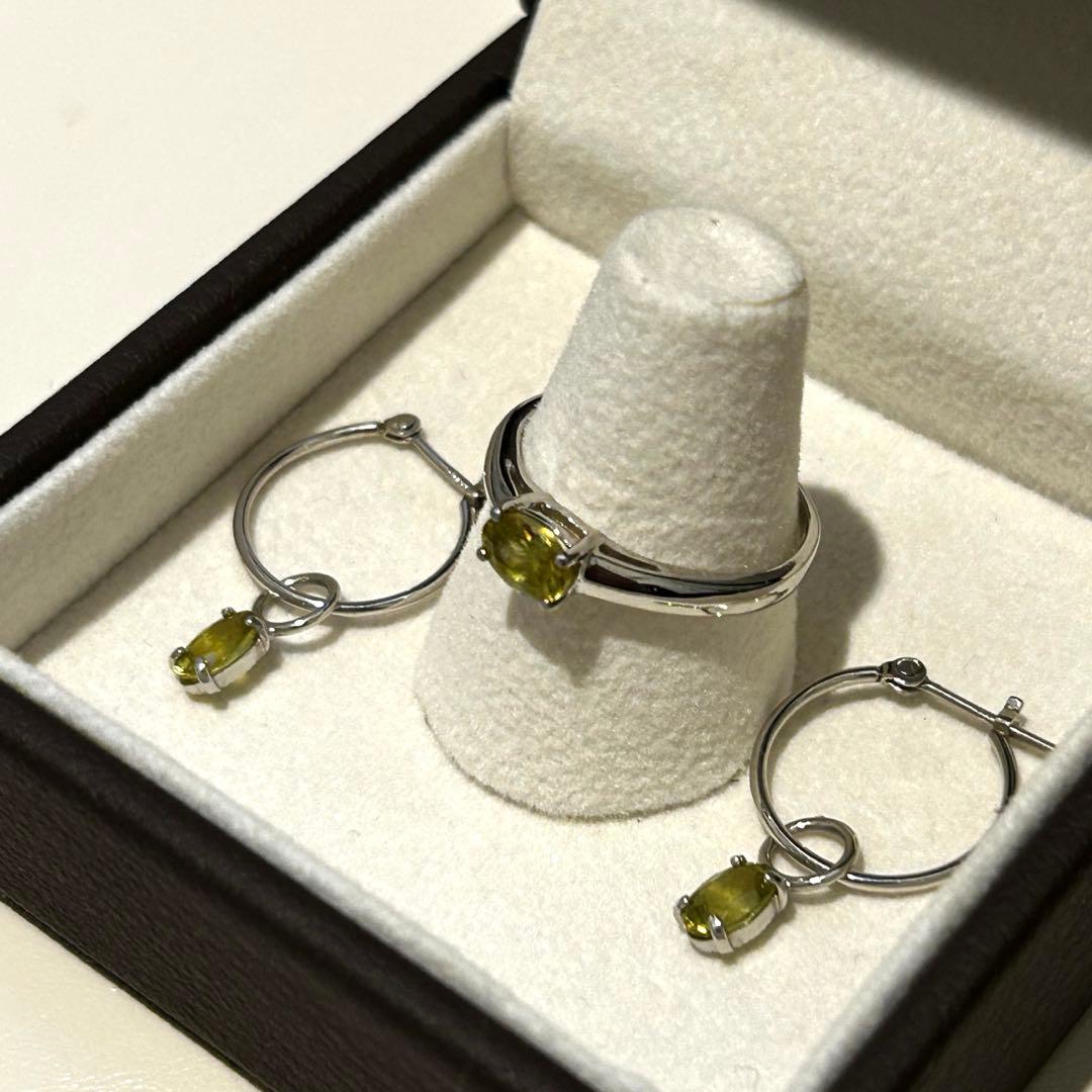 スフェーン　リングとピアスのセット　プラチナ