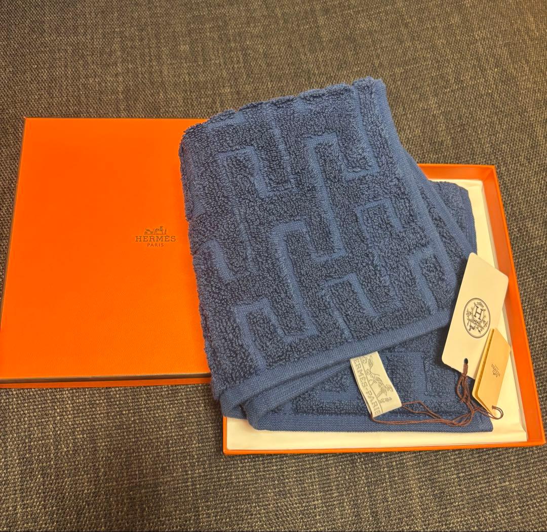 HERMES ブルータオル 幾何学模様