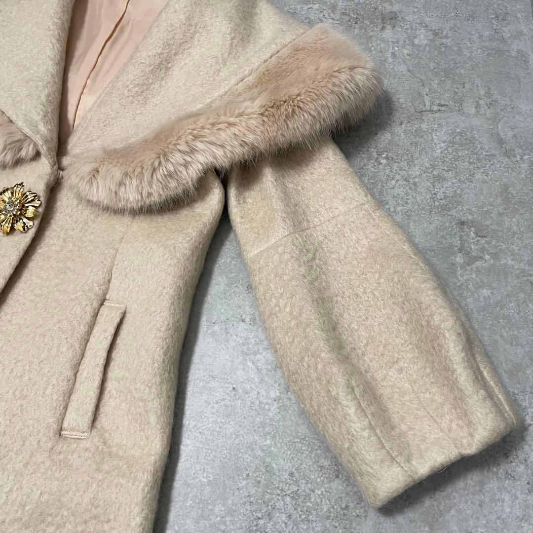 美品⭐︎リリーブラウン ビジューボタン ファー付き コート 定価3.9万 ベージュ