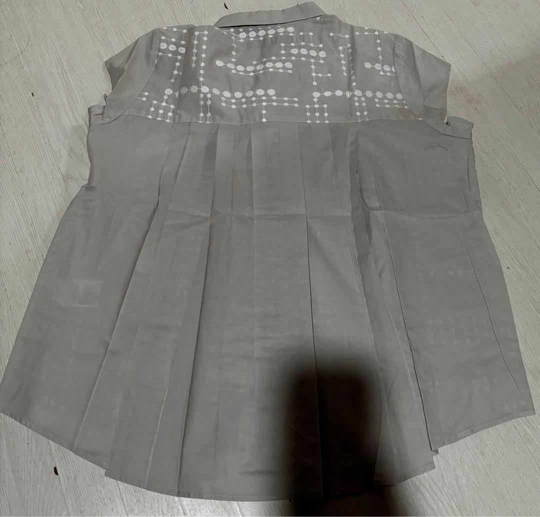 Stamp and diary 刺繍半袖ブラウス