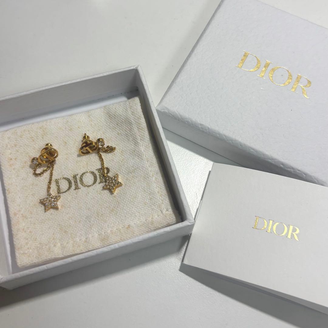diorピアス