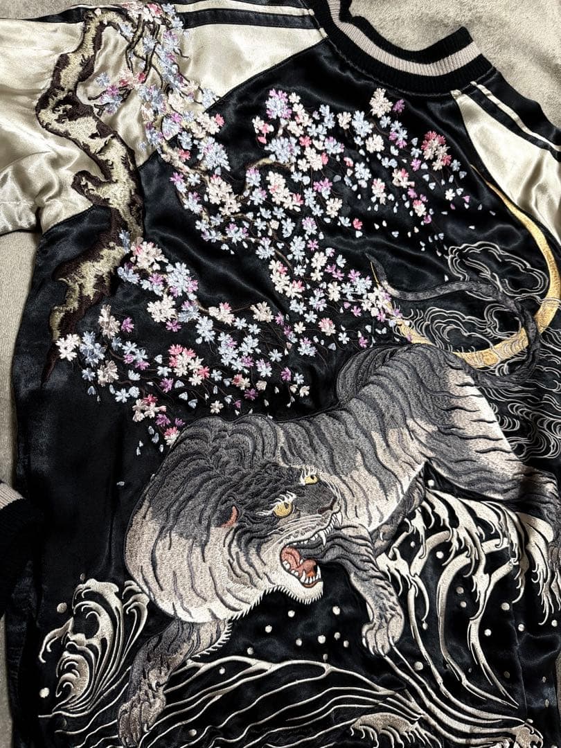 未使用近 SATORI２面用 虎 桜 日本限定 スカジャン レーヨン 美品