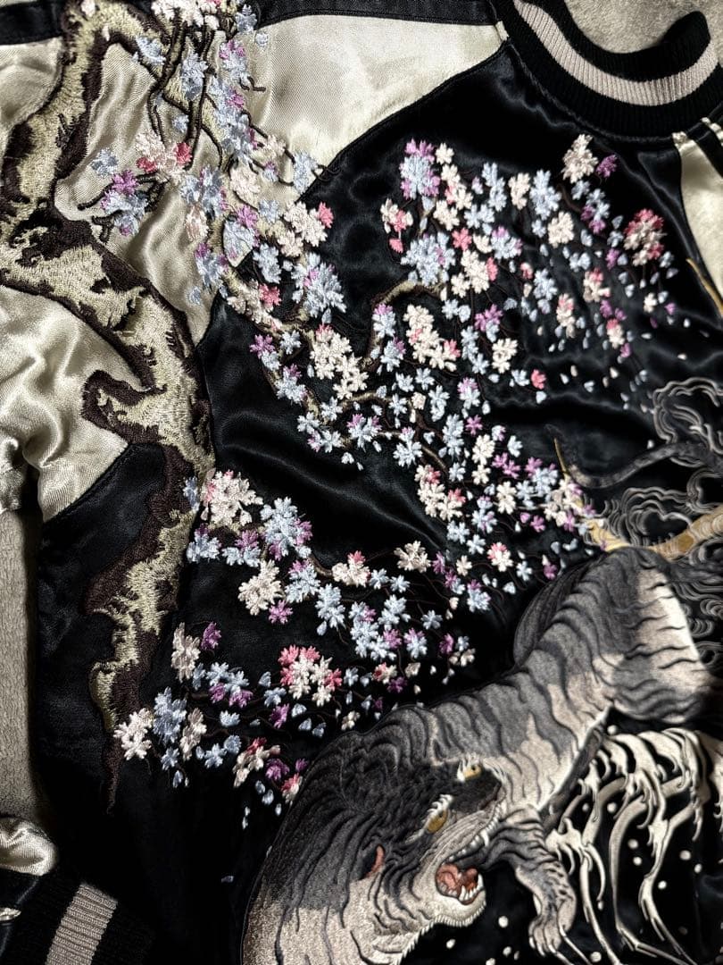 未使用近 SATORI２面用 虎 桜 日本限定 スカジャン レーヨン 美品