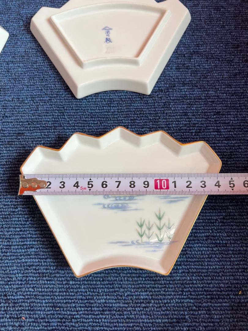 1437  深川製磁　鴛鴦　金彩　扇型　皿　4客　未使用