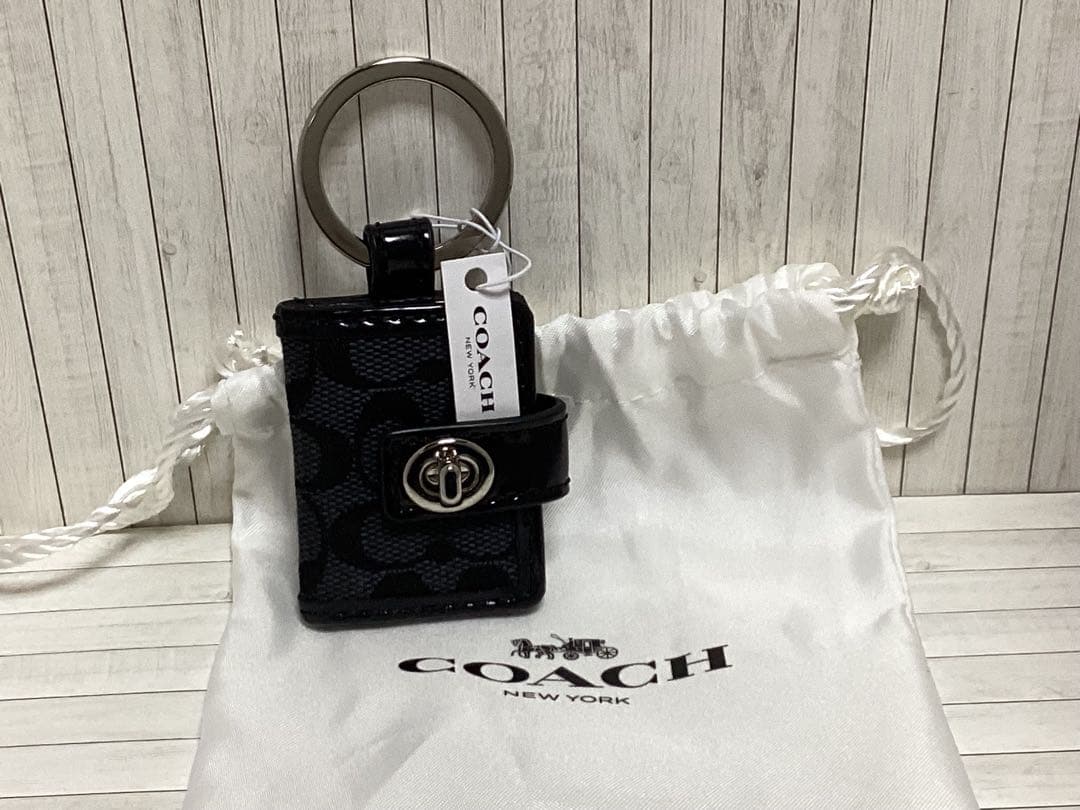 未使用タグ付きコーチCOACH ブラック キーホルダー手帳写真入れ本物