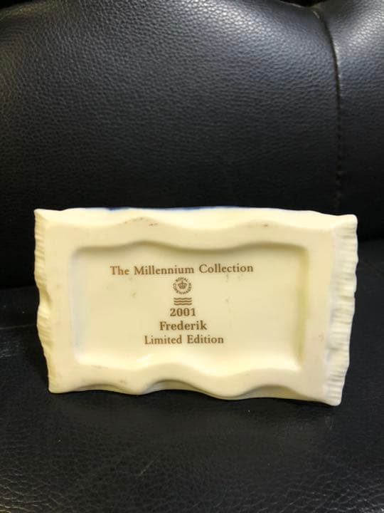ロイヤルコペンハーゲン　2001 frederik 熊と少年の図　印