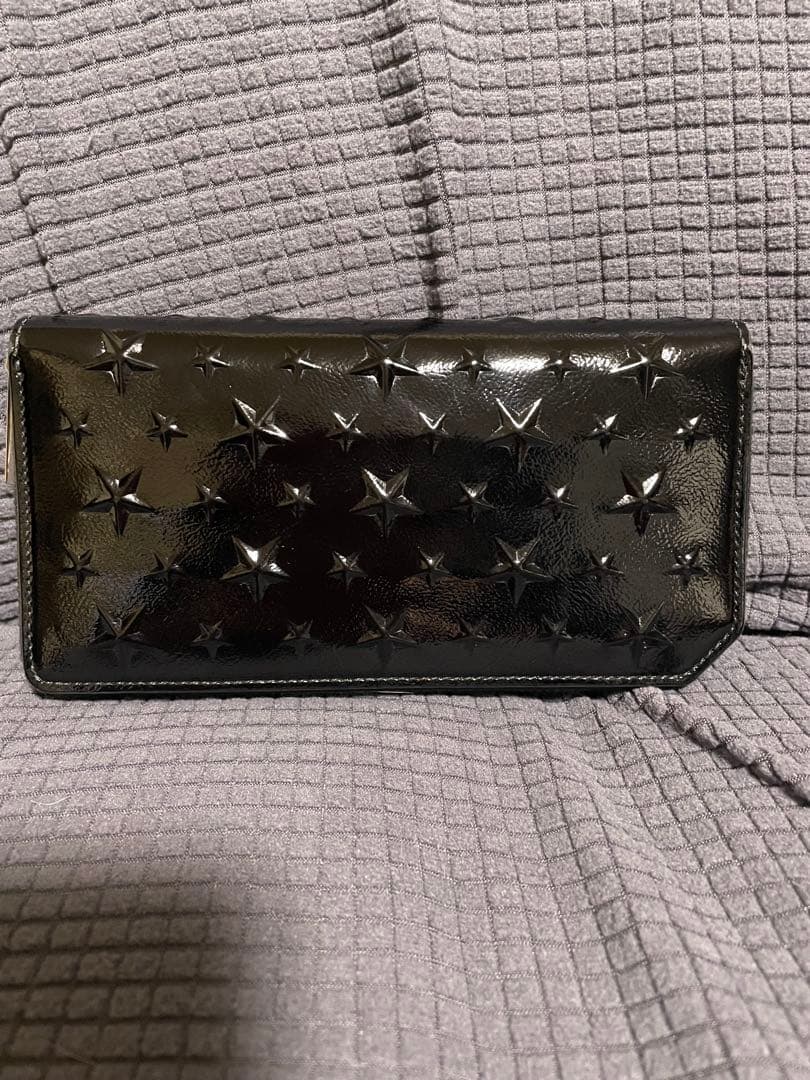 としJIMMY CHOO ブラック 星型スタッズ 長財布