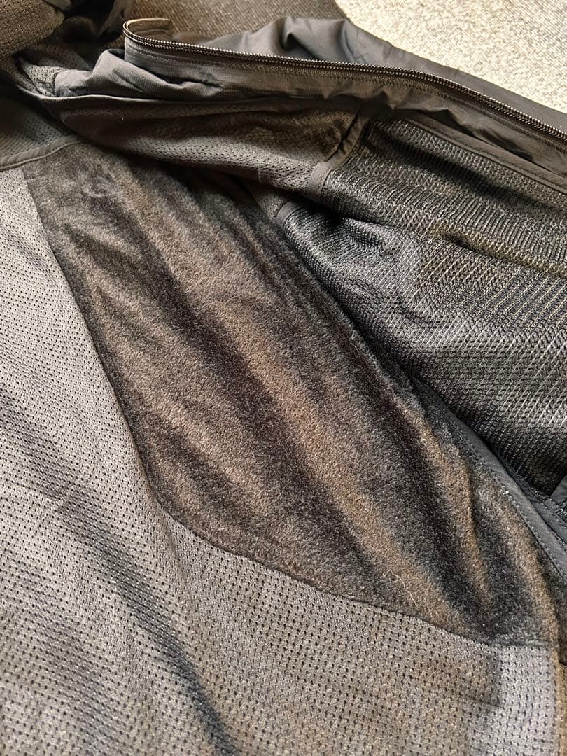 MOUNTAIN HARDWEAR ジャケット　軽量　防風　ブラック　L