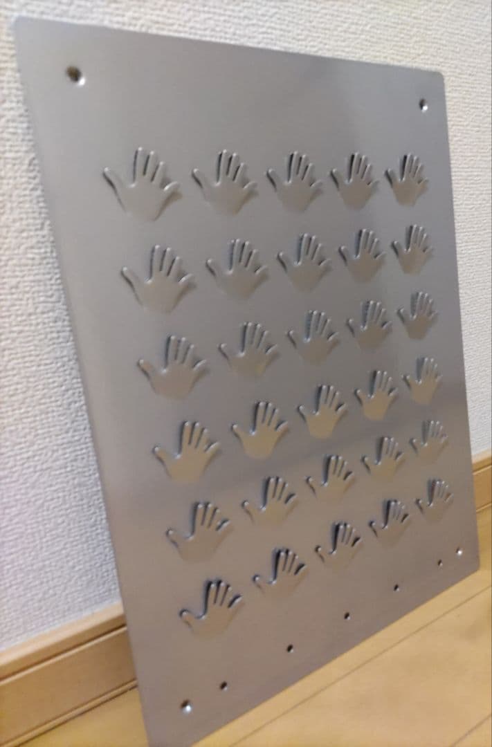 金属製手形デザインプレート