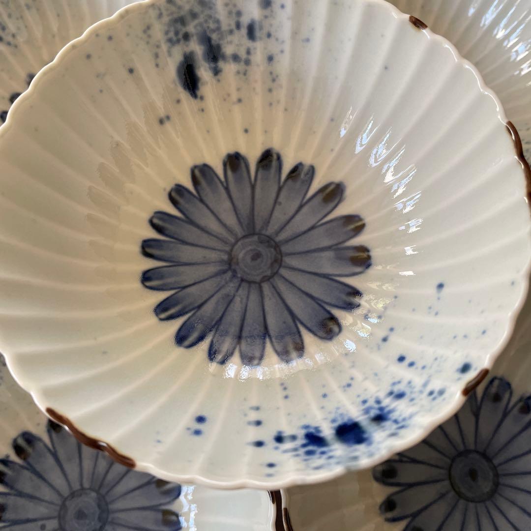 有田焼福泉窯手描き菊花型中鉢