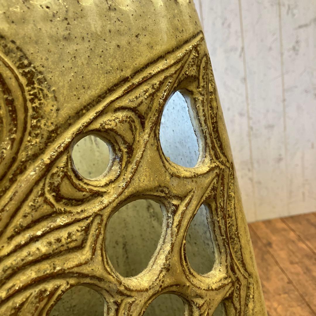 アンティーク モダン 銘入 陶器製 透かし彫り 傘立て 蝶々 玄関 収納