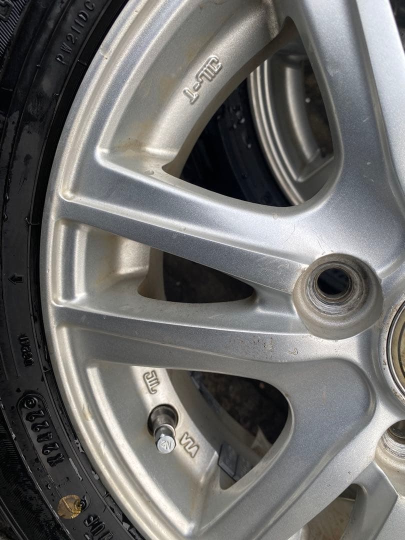 155 65R13 ① スタッドレスタイヤ　溝多め ダンロップ2本 ワゴンR等