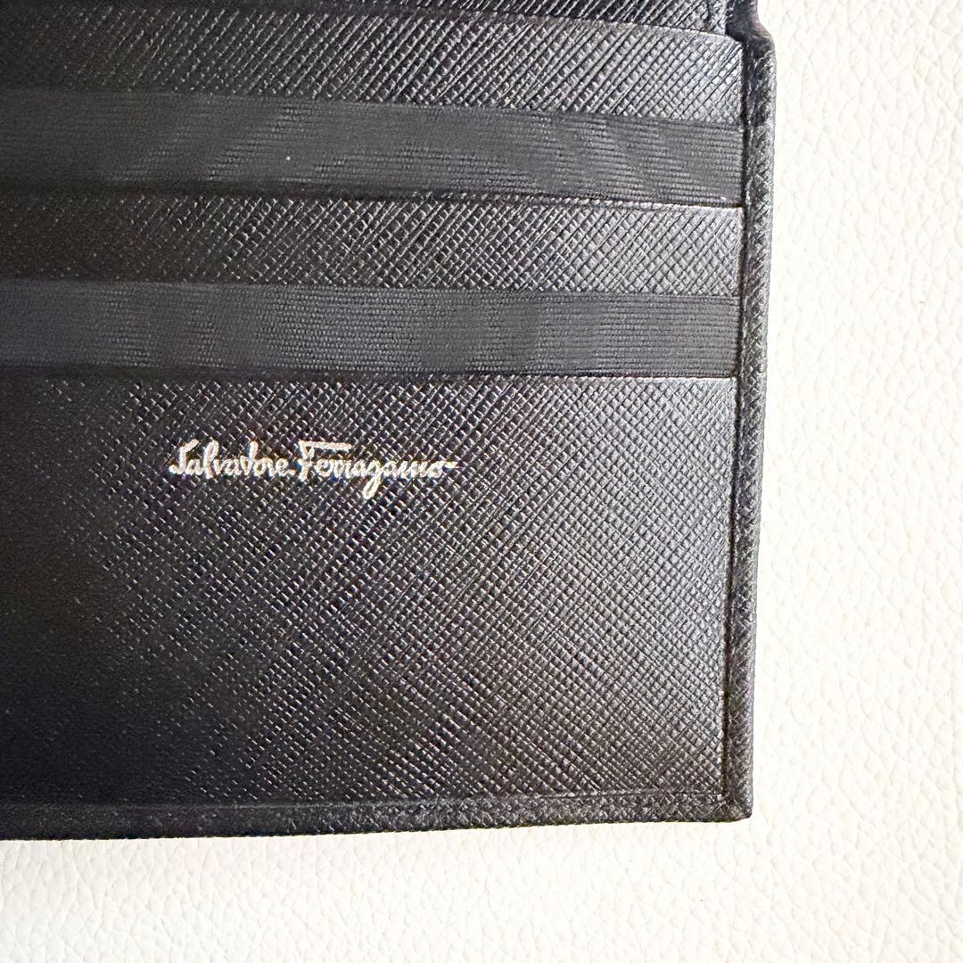 新品未使用【サルヴァトーレフェラガモ】ガンチーニ 二つ折り財布 レザー 黒 箱