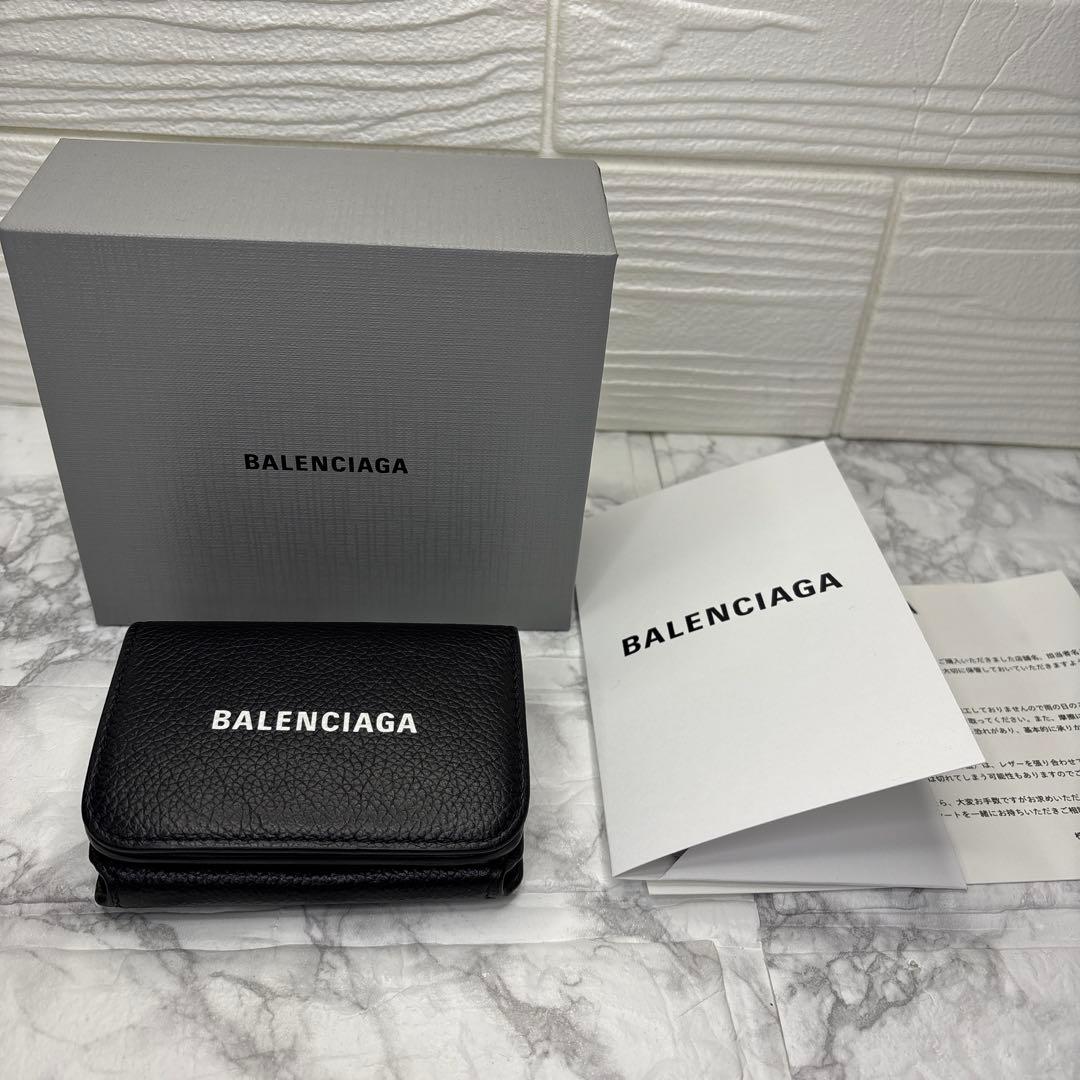 バレンシアガ　三つ折り財布　コンパクト　ブラック