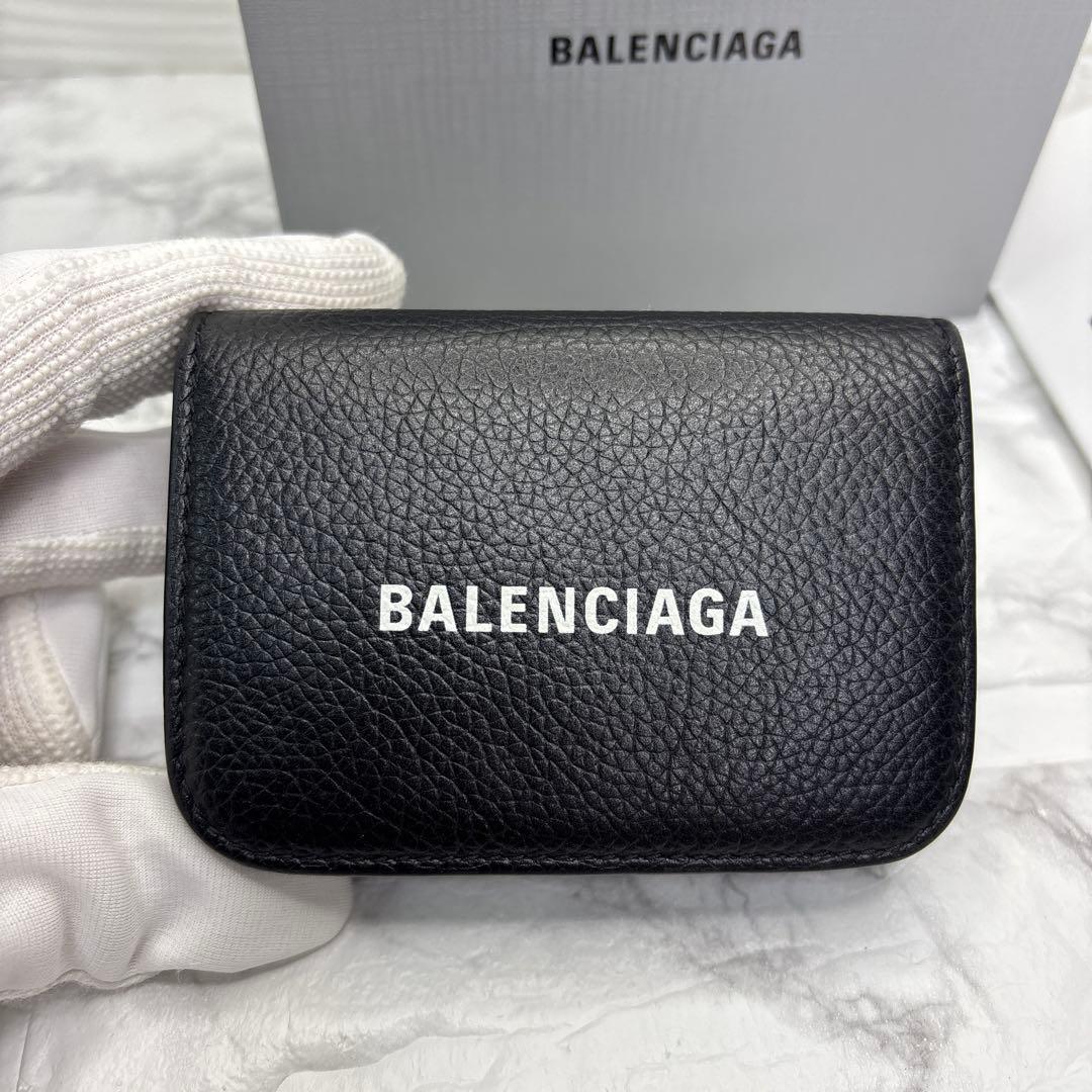 バレンシアガ　三つ折り財布　コンパクト　ブラック