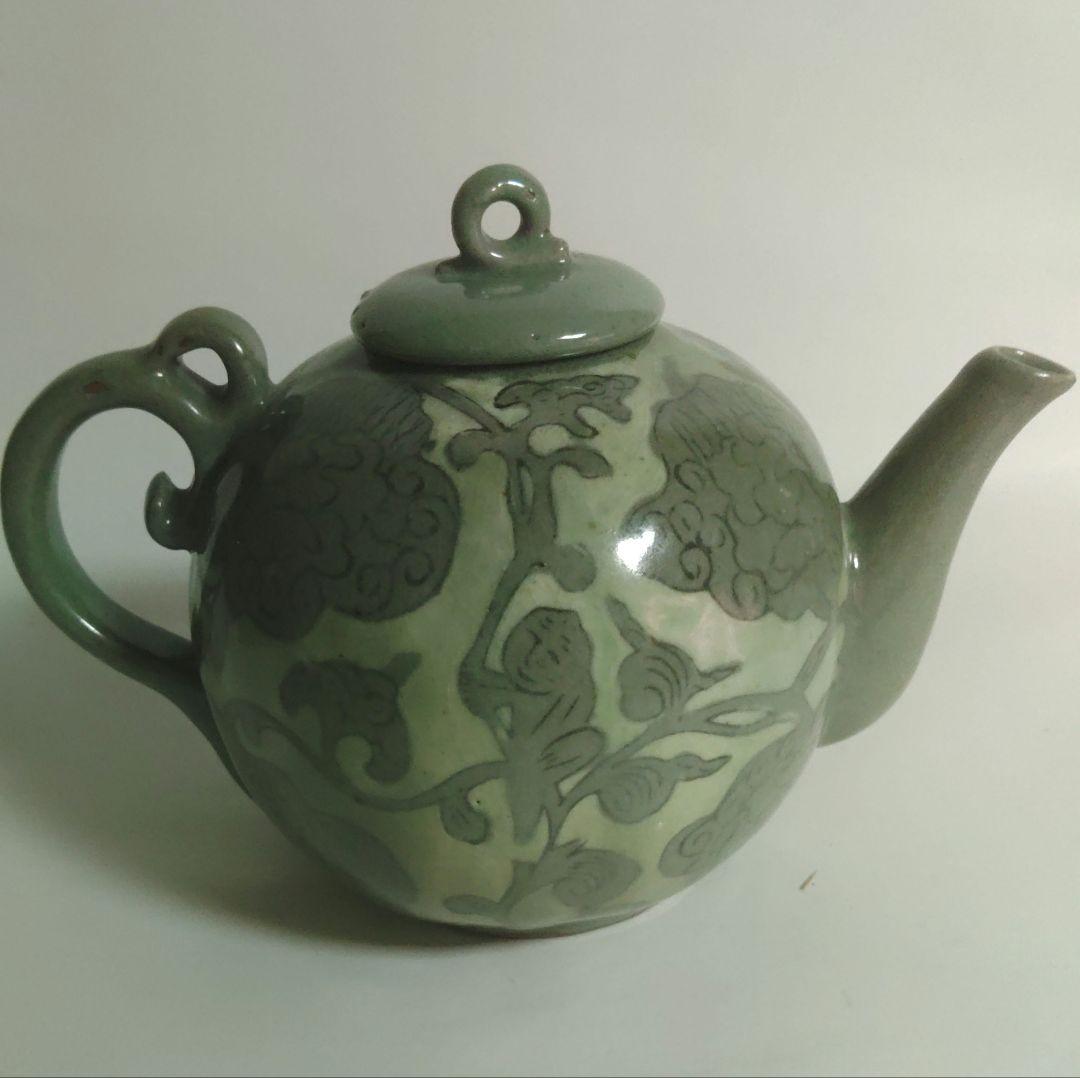 高麗青磁　人間国宝　 韓国　柳海剛 花唐草唐子　ティーポット　 水注　 水差