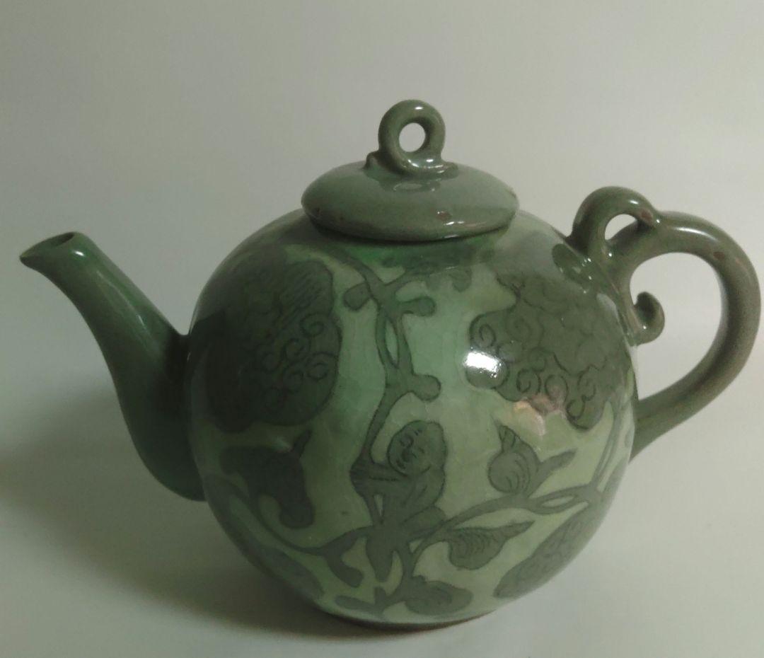 高麗青磁　人間国宝　 韓国　柳海剛 花唐草唐子　ティーポット　 水注　 水差