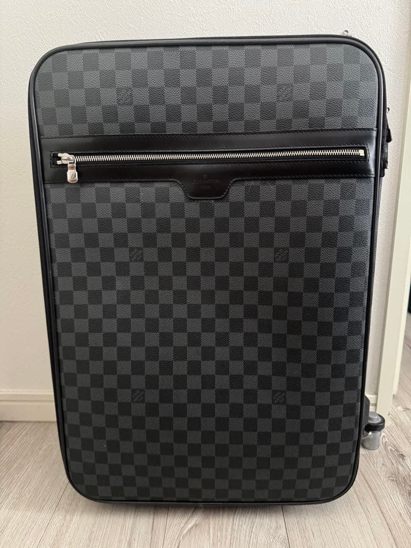 ルイヴィトン　キャリーケース