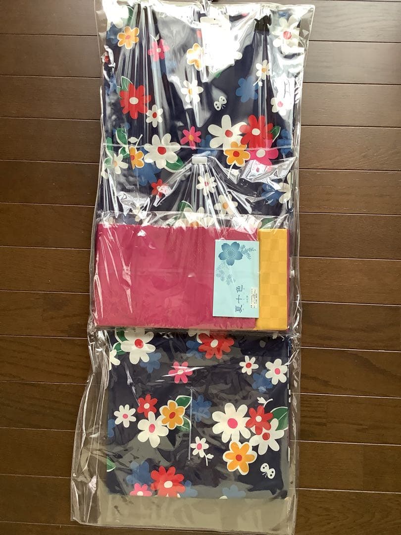 ファミリア　浴衣　帯付き　花柄　紺色