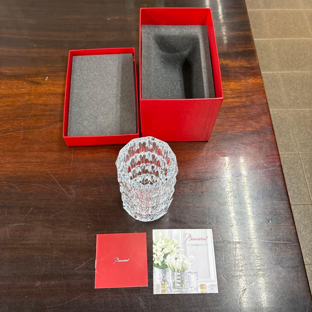 バカラ クリスタル花瓶 カットデザイン