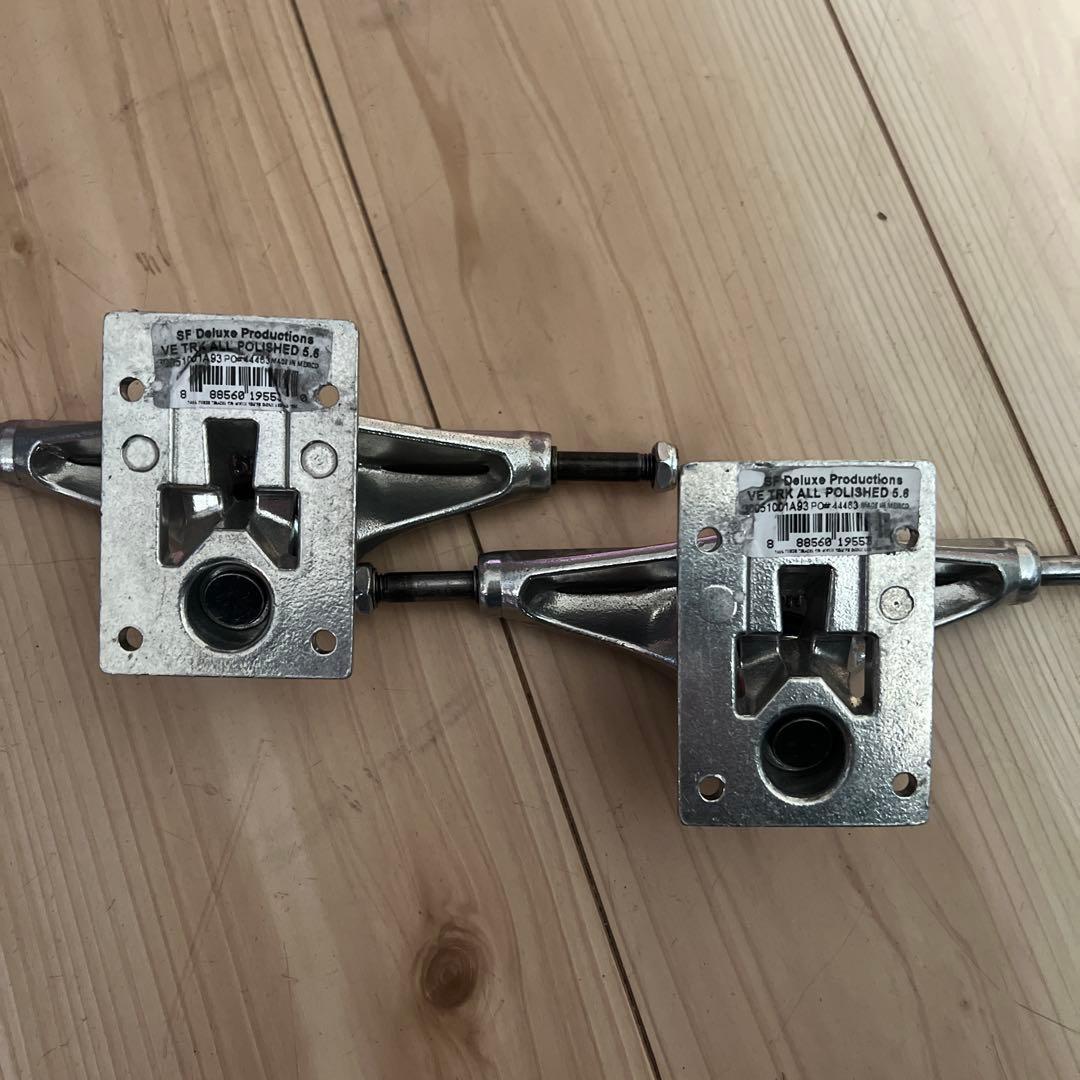 Supremeデッキ2本、スピットファイヤー ウィール、ベンチャートラックセット