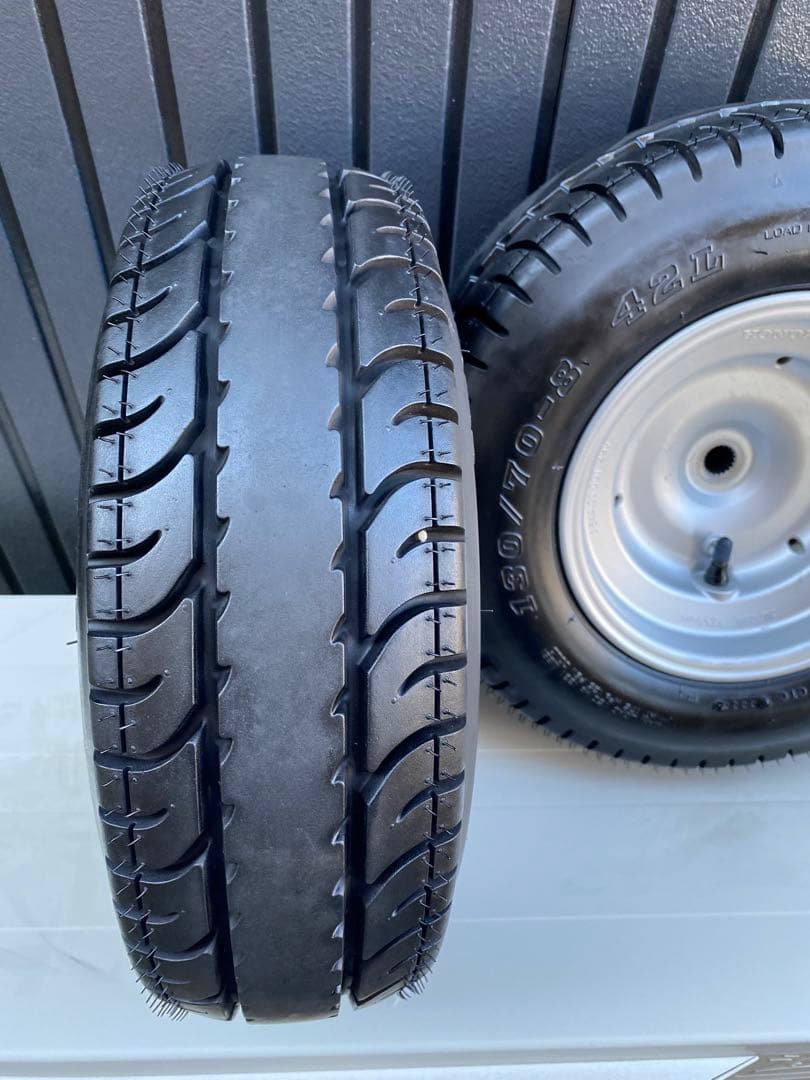 ジャイロキャノピー純正タイヤ、ホイール