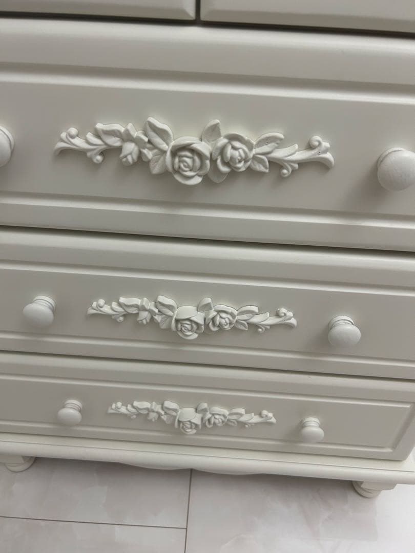 ロココ調　猫脚　薔薇　ホワイトキャビネット　アンティークチェスト　シャビーシック