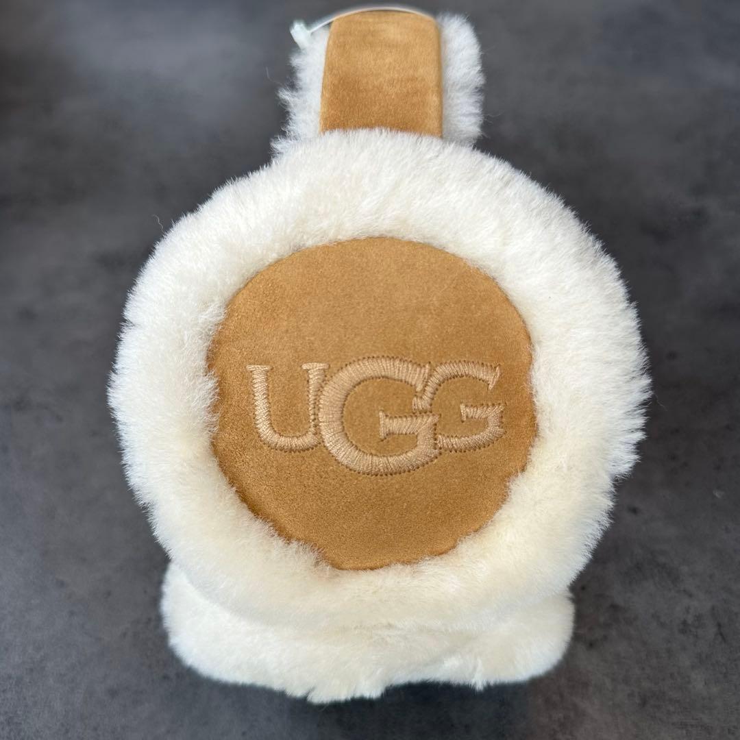 新品タグ付✨UGG Sheepskin Embroidery Earmuff