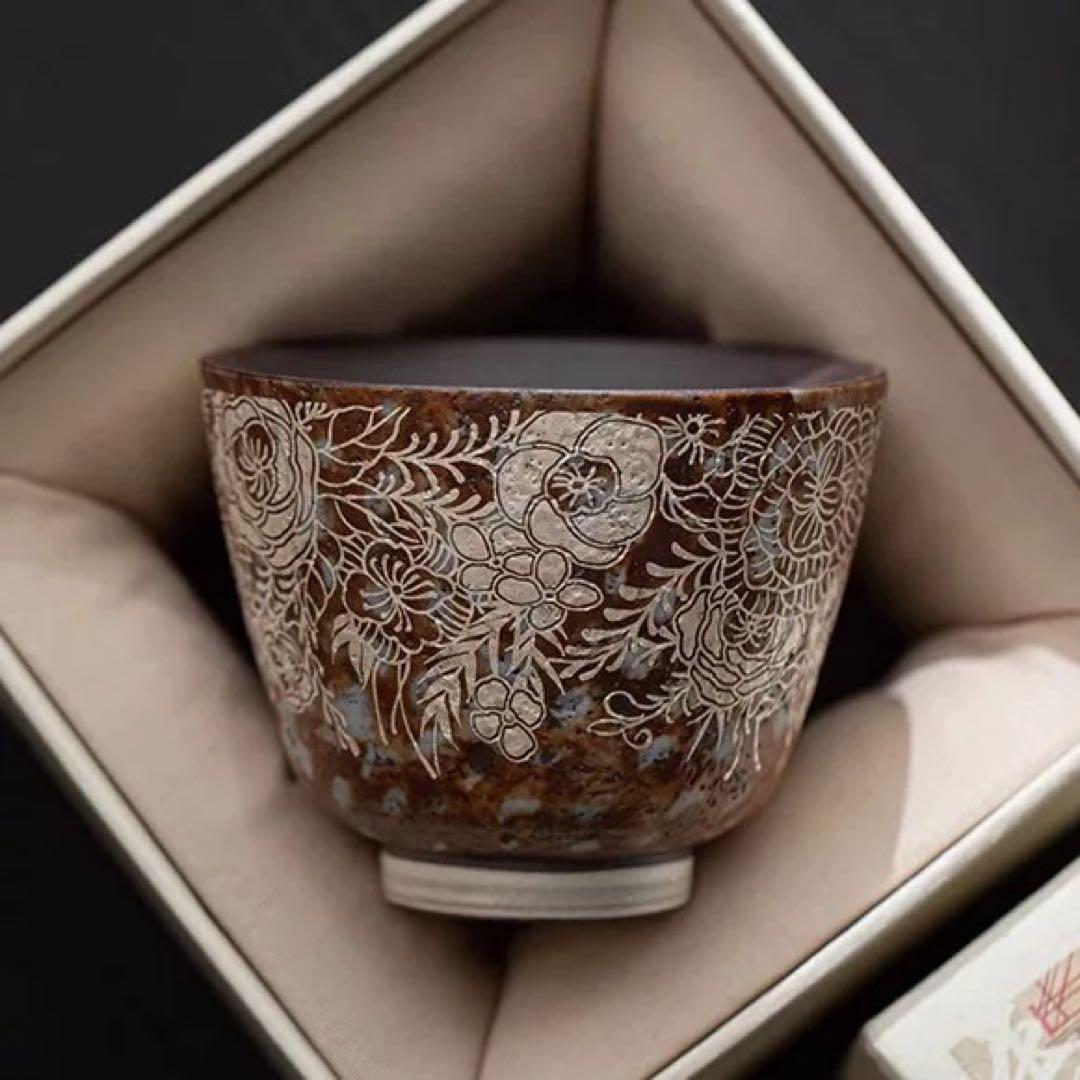 茶色の花柄茶碗 箱入り