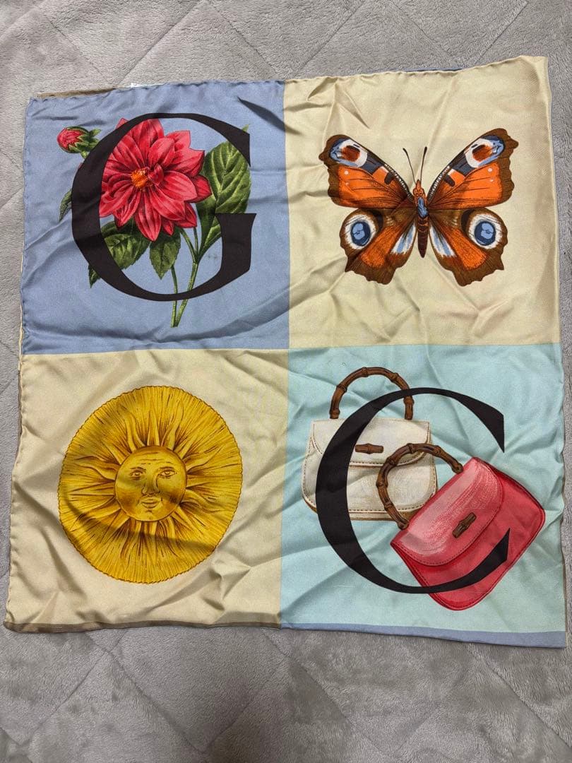 GUCCI グッチ　シルク100%スカーフ