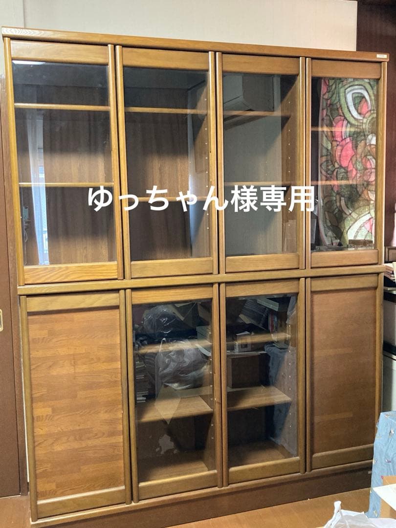 大型木製ガラス扉収納棚
