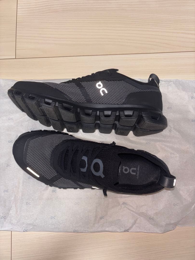 on cloud 6 versa ブラック 27cm 箱あり