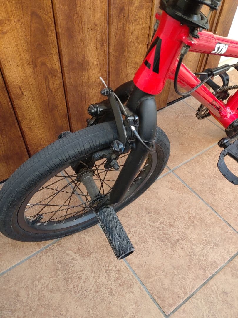 STN ARESAVES BMXバイク レッド　16インチ